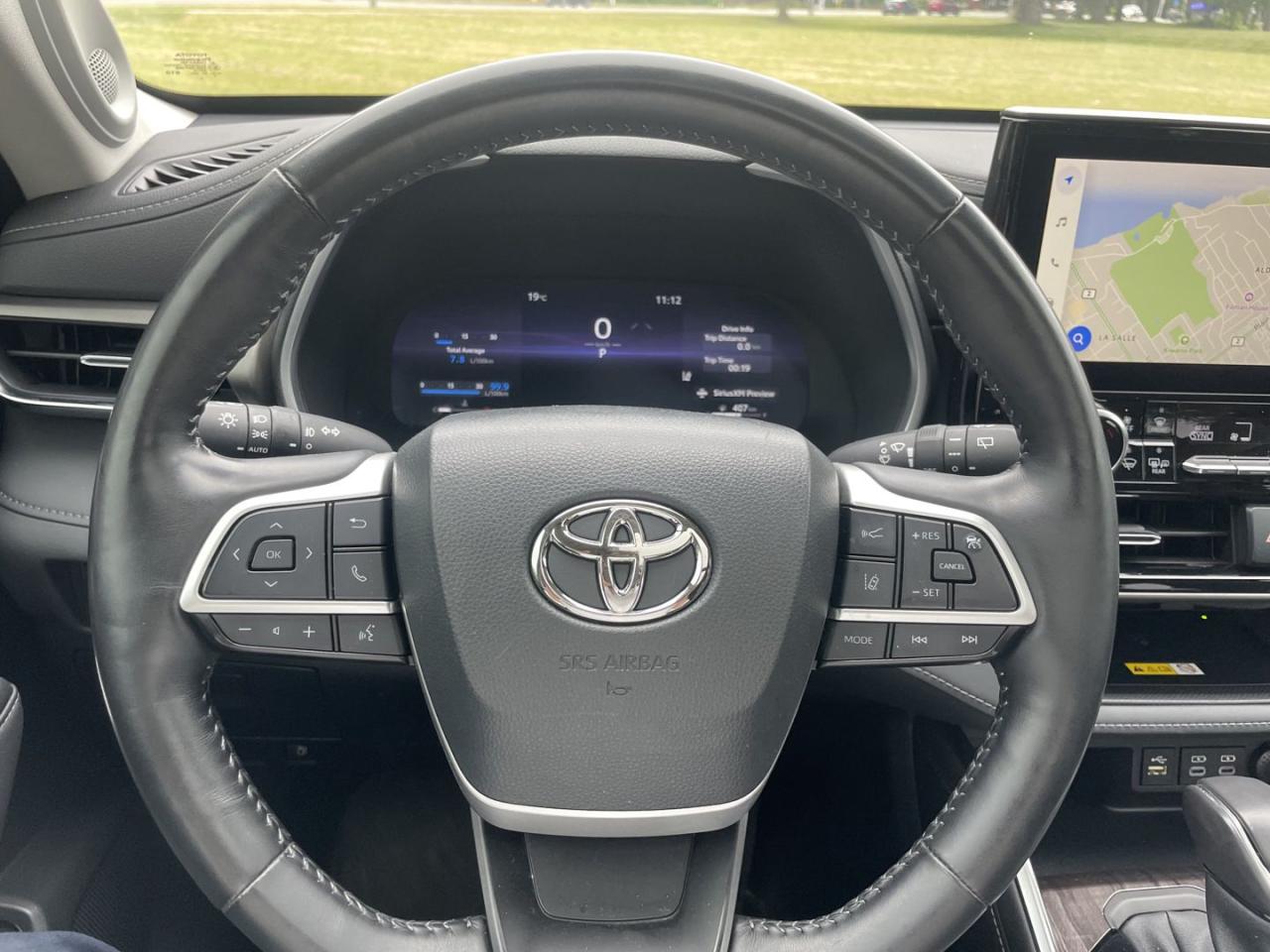 2023 Toyota Highlander HYBRID Limited AWD - Photo #15