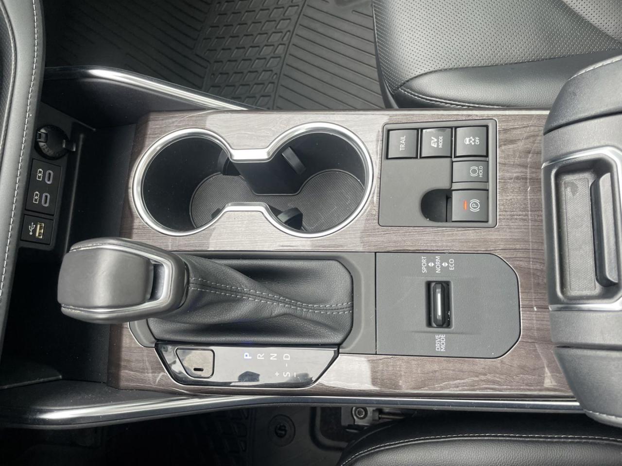 2023 Toyota Highlander HYBRID Limited AWD - Photo #18