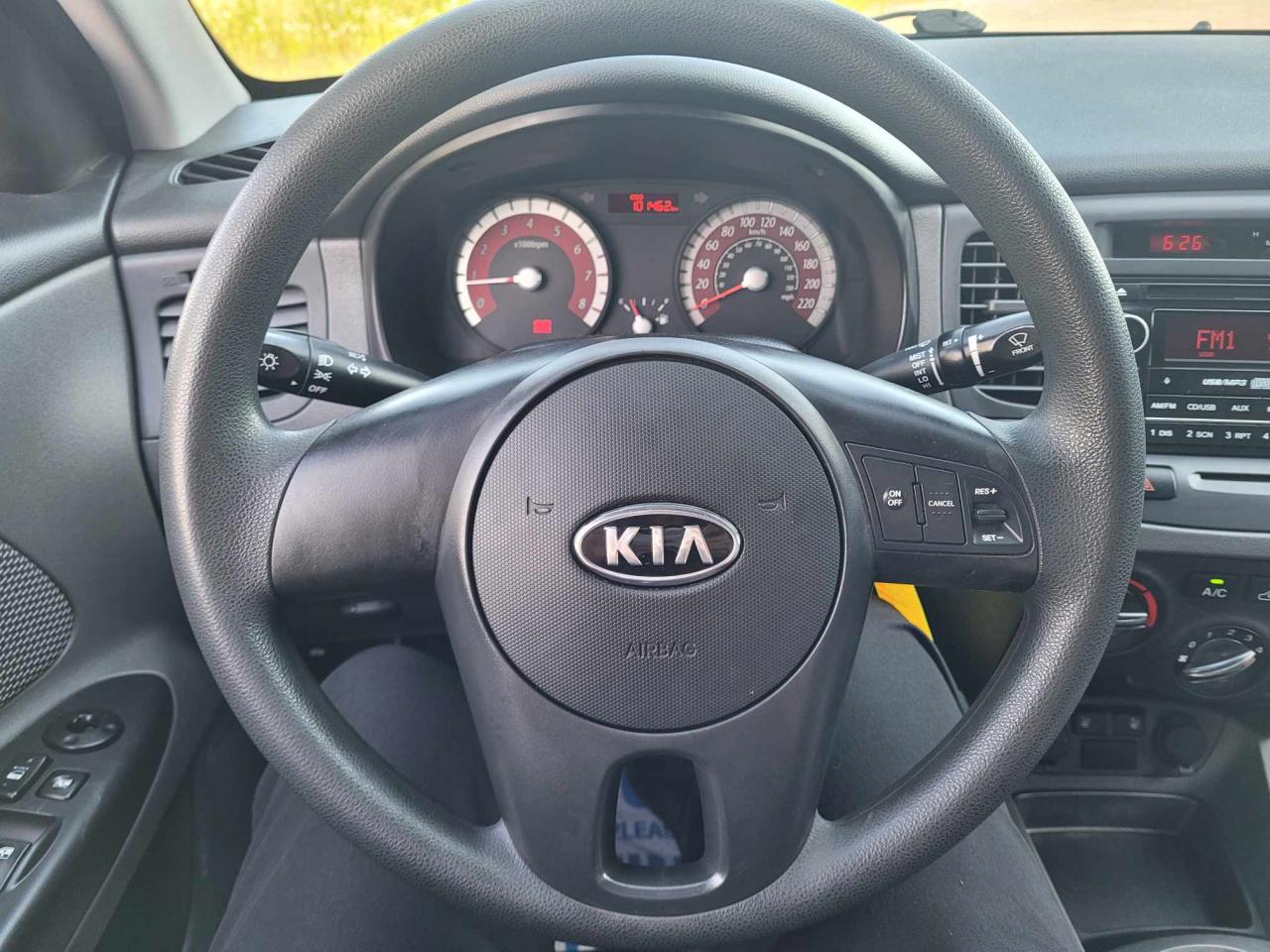 2010 Kia Rio EX Photo31