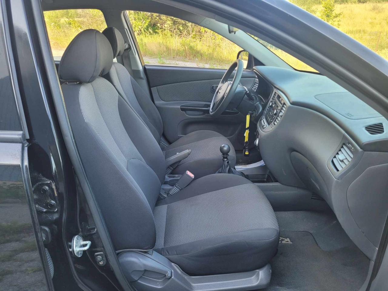 2010 Kia Rio EX Photo4