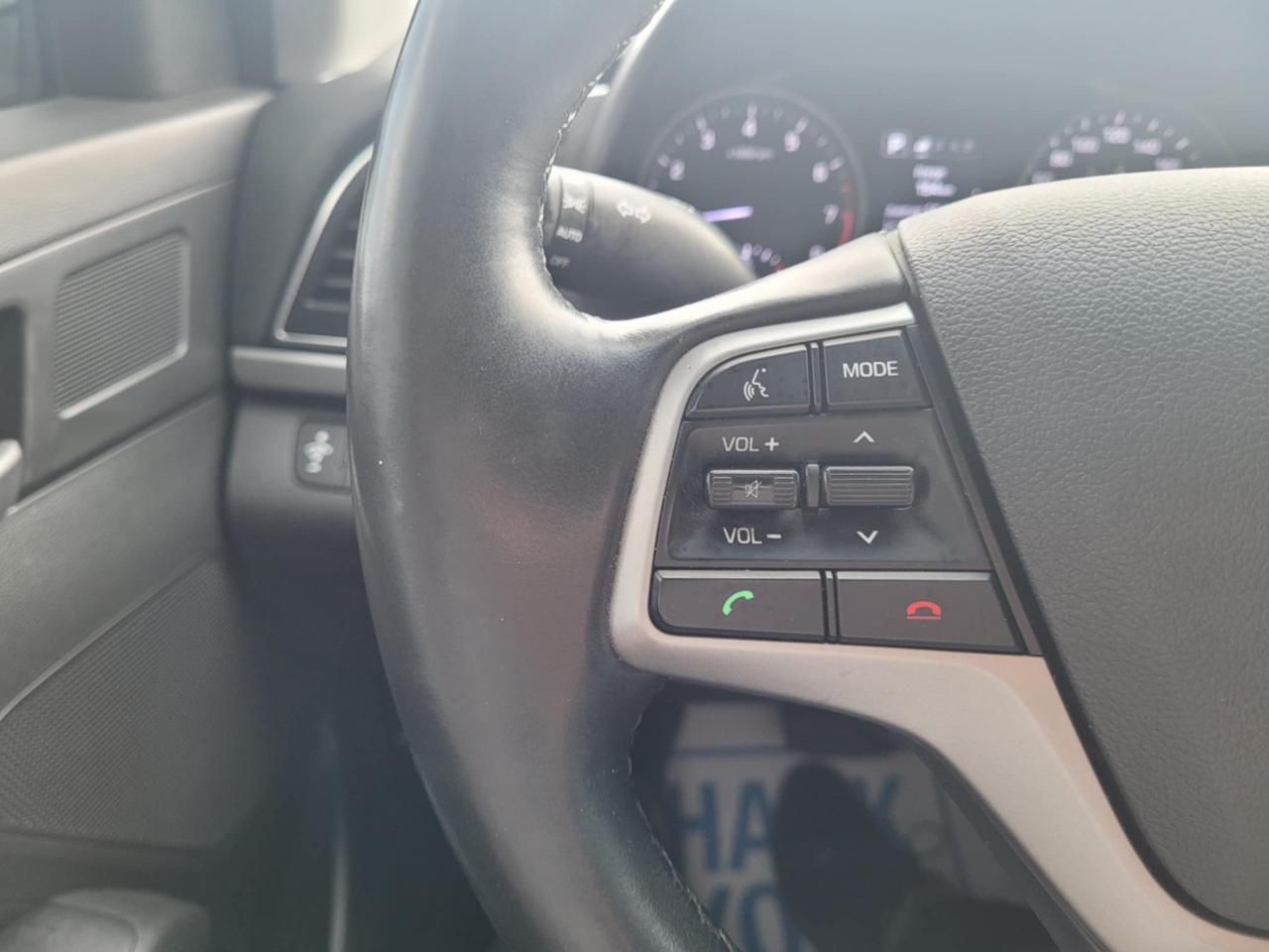 2017 Hyundai Elantra GLS Photo15