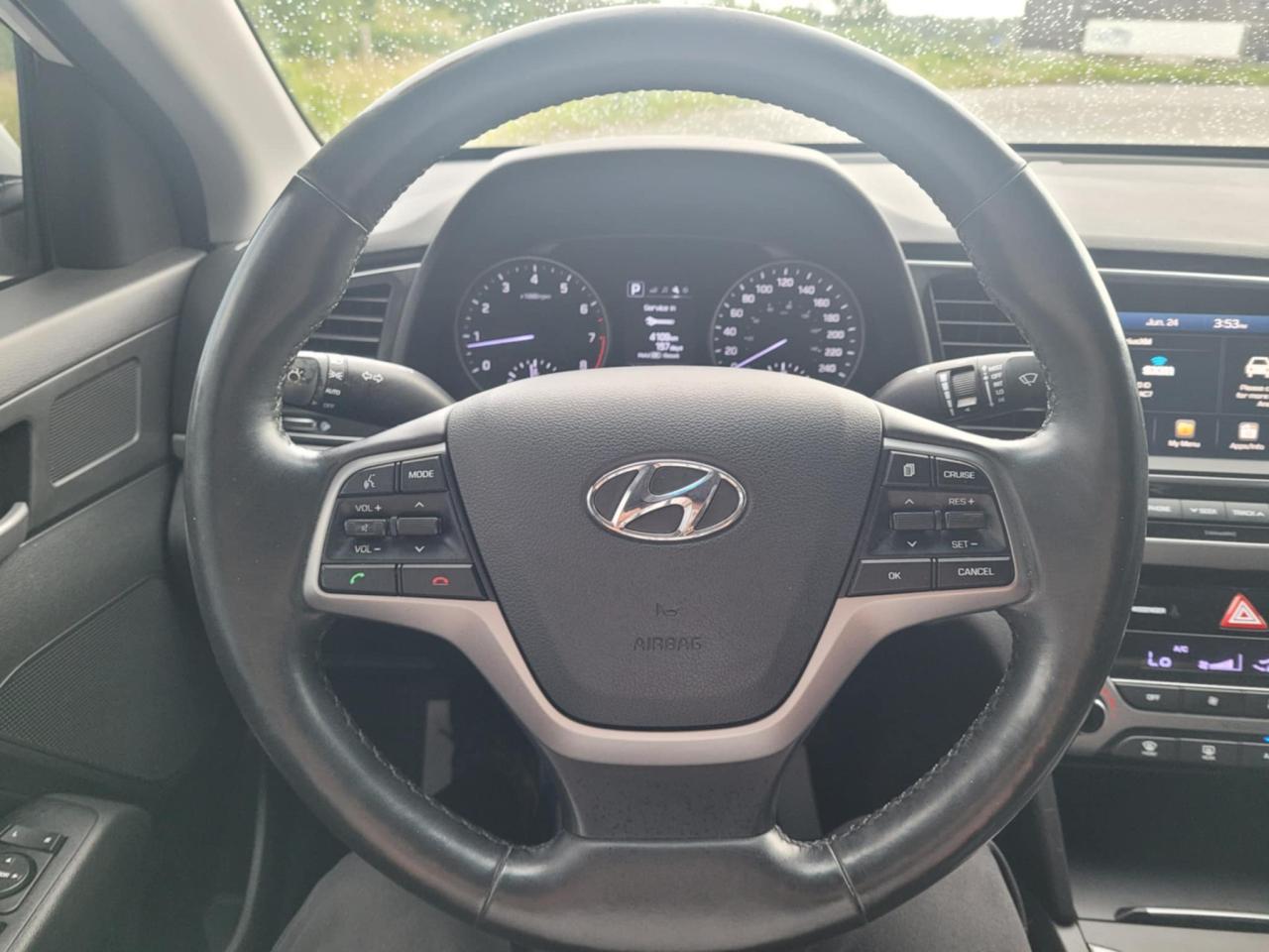 2017 Hyundai Elantra GLS Photo14