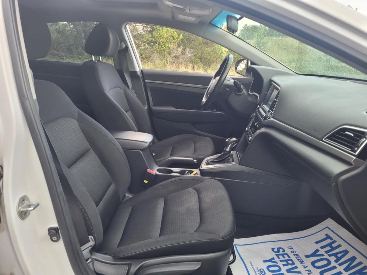 2017 Hyundai Elantra GLS Photo6