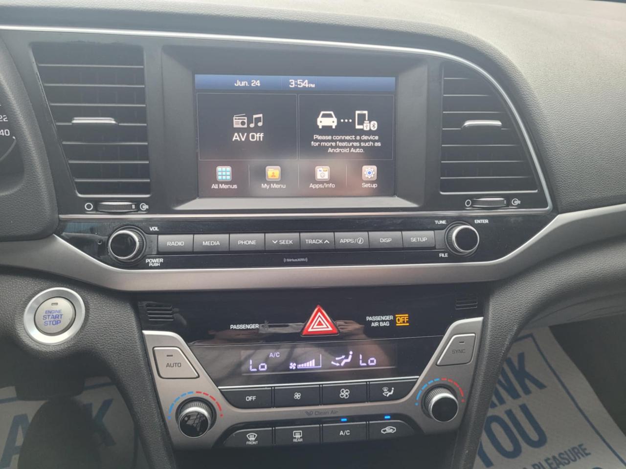 2017 Hyundai Elantra GLS Photo11