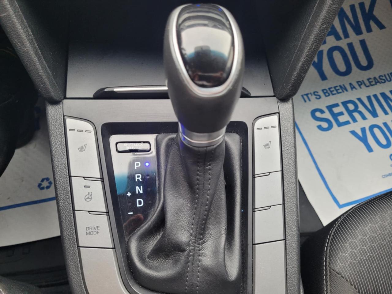 2017 Hyundai Elantra GLS Photo12