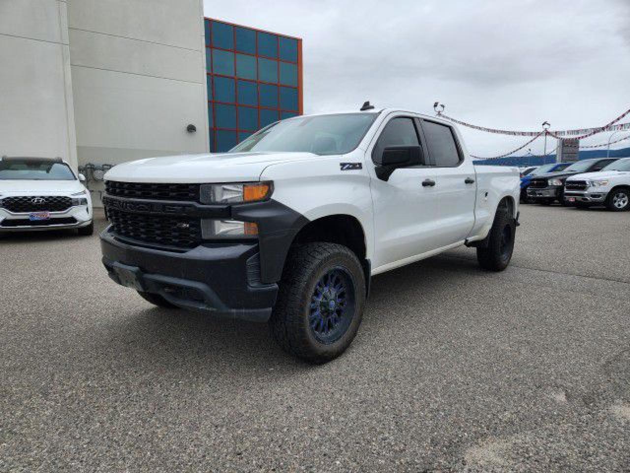 Used 2019 Chevrolet Silverado 1500 Custom Trail Boss | 5.3L Ecotec3 V8 | Apple CarPlay & Android Auto | Bluetooth for sale in Kelowna, BC