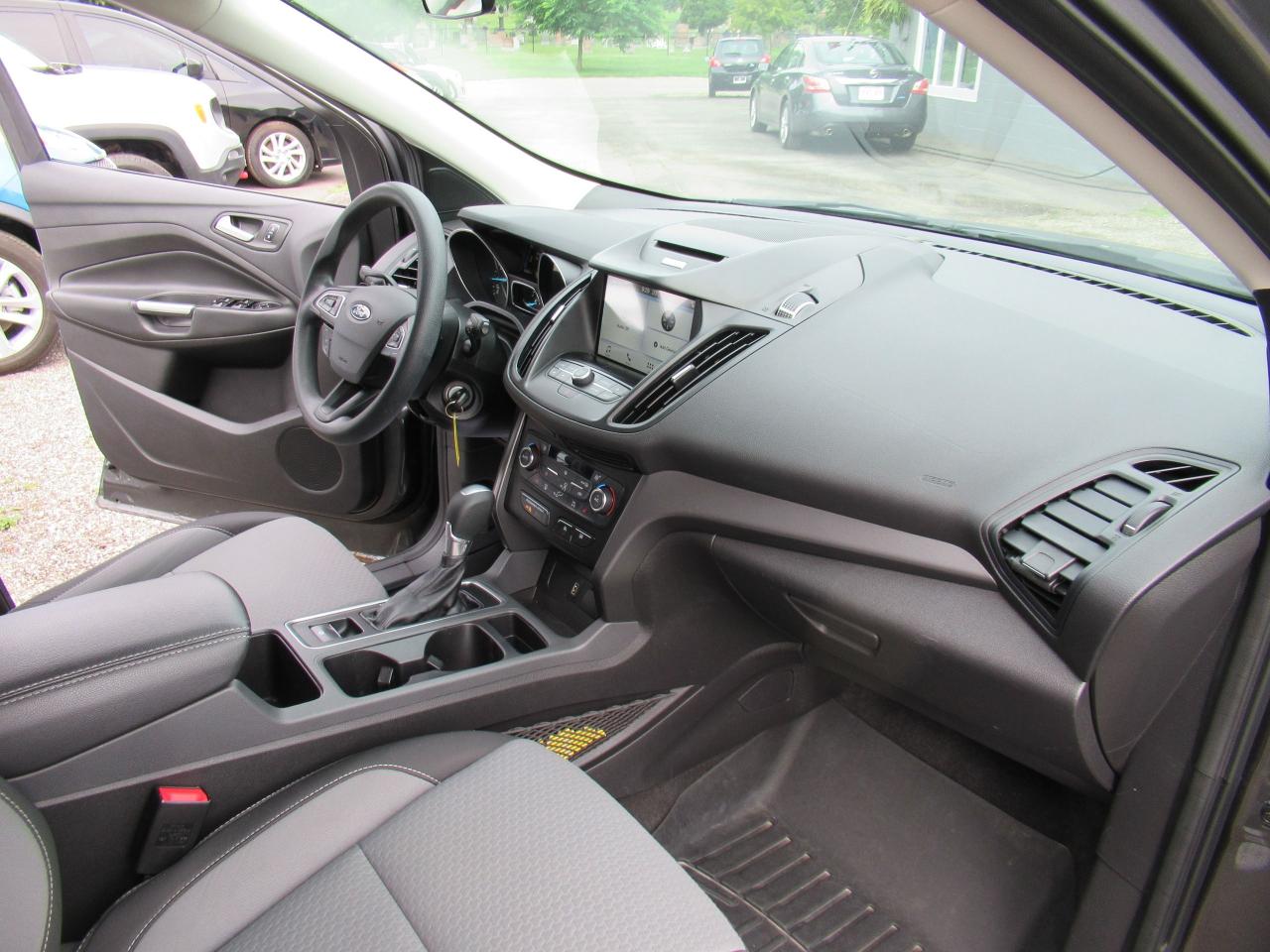 2017 Ford Escape SE - Photo #8
