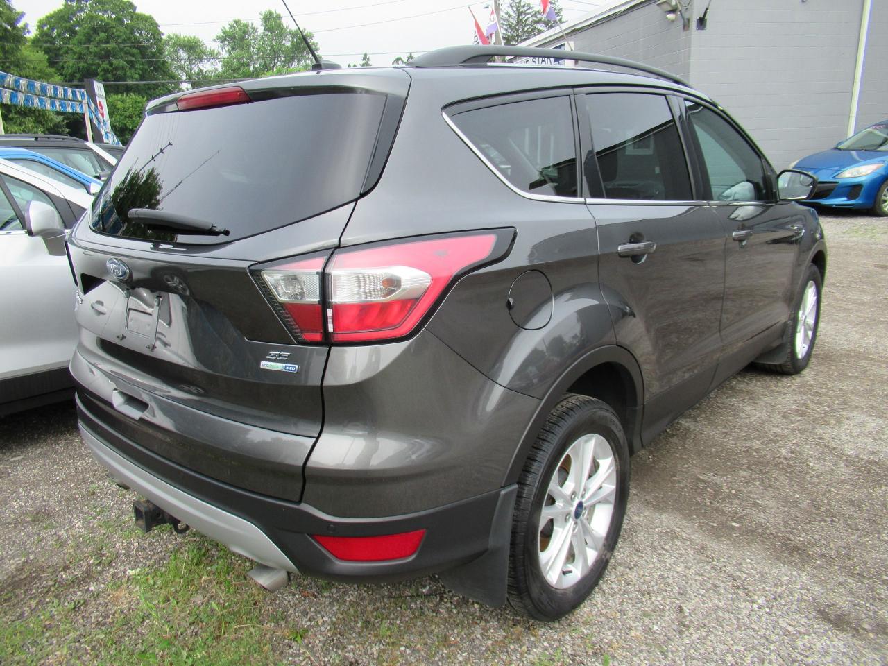 2017 Ford Escape SE - Photo #3