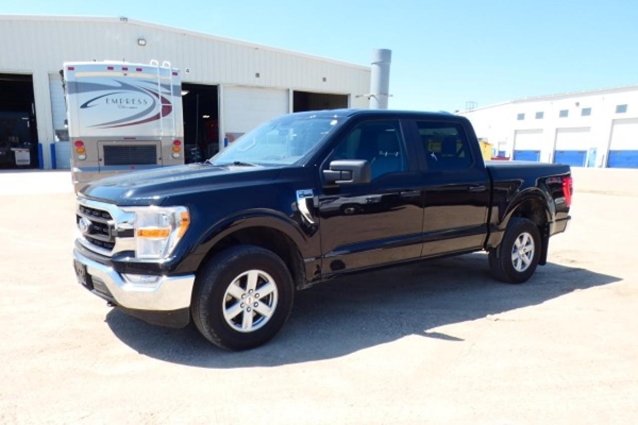 2022 Ford F-150 XLT ecoboost 4WD SuperCrew w/cloth seats, NAV, BUC - Photo #2