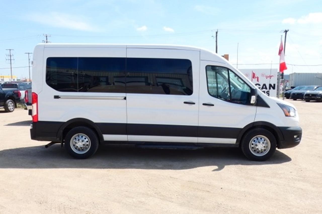 2023 Ford Transit T-350 Med Roof AWD 12 pass. van w/cloth seats - Photo #5