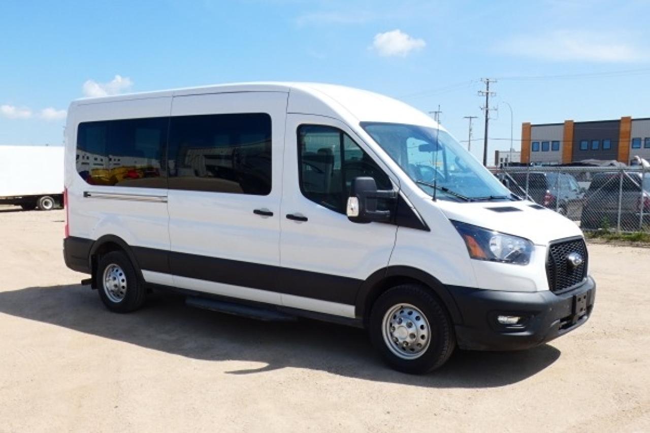 2023 Ford Transit T-350 Med Roof AWD 12 pass. van w/cloth seats - Photo #4