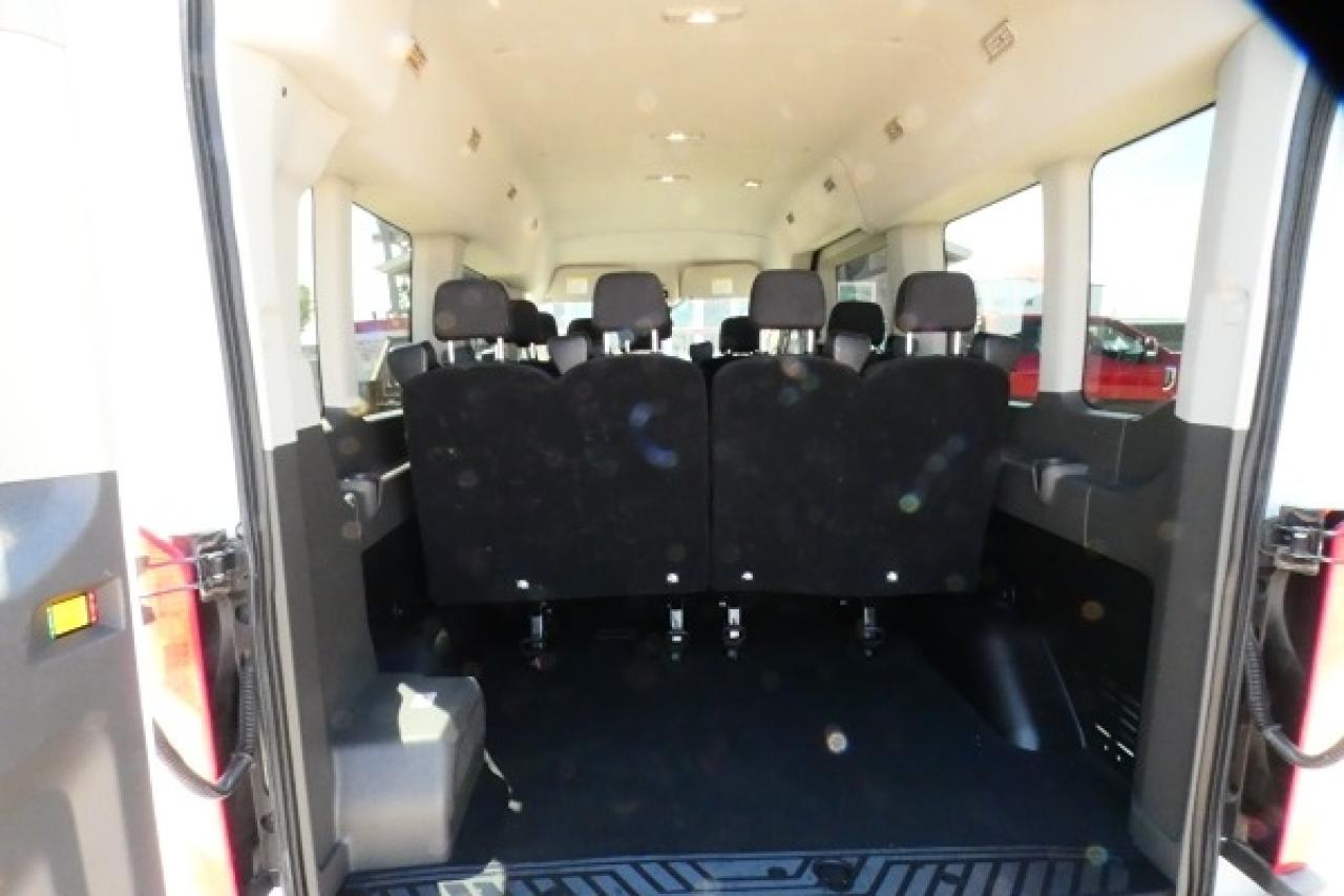 2023 Ford Transit T-350 Med Roof AWD 12 pass. van w/cloth seats - Photo #9