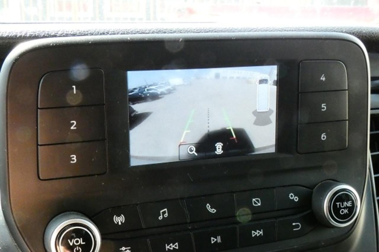 2023 Ford Transit T-350 Med Roof AWD 12 pass. van w/cloth seats - Photo #15