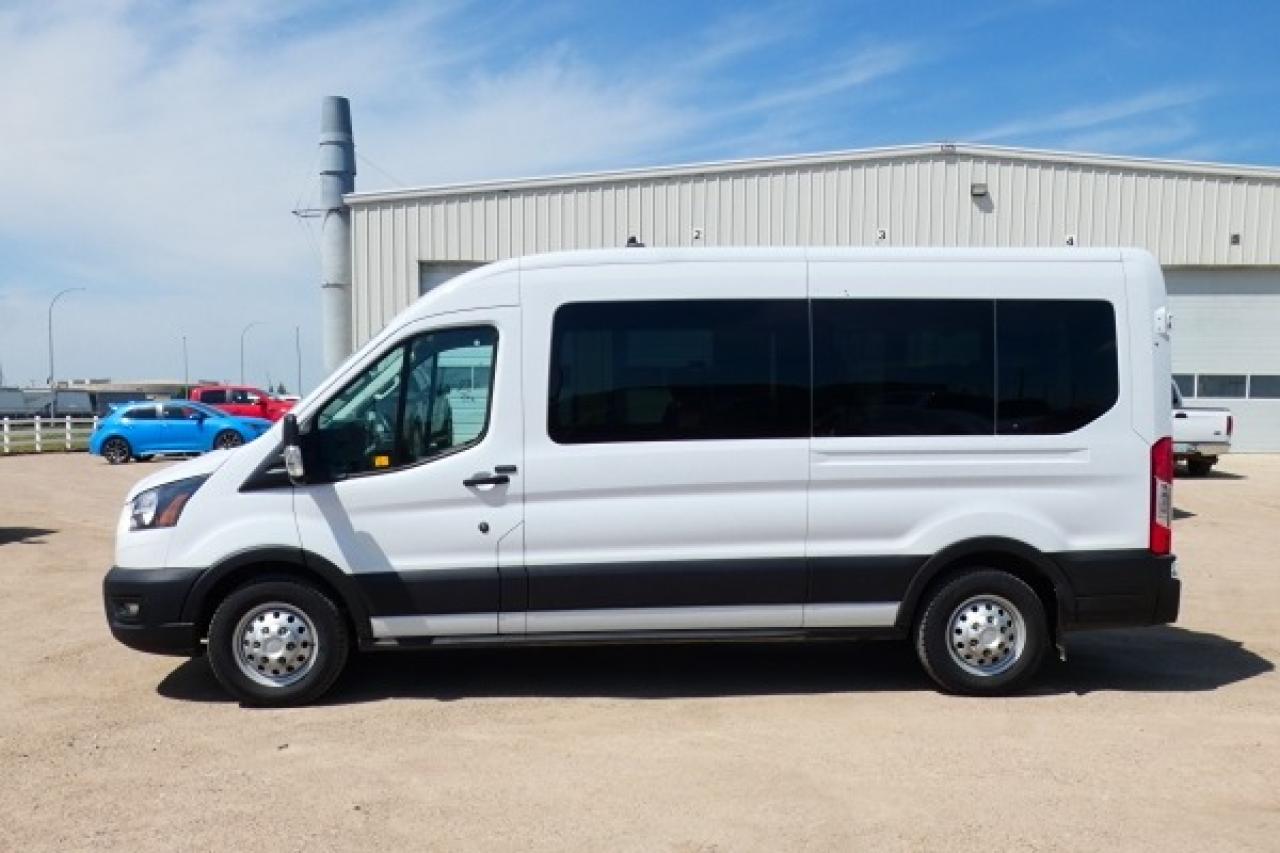 2023 Ford Transit T-350 Med Roof AWD 12 pass. van w/cloth seats - Photo #1