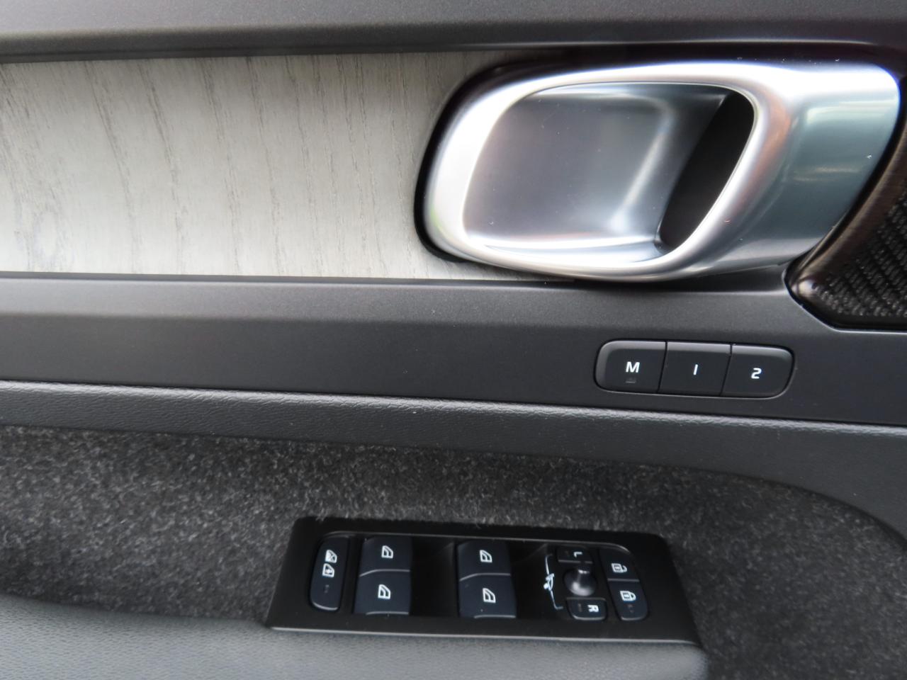 2021 Volvo XC40 T5 AWD INSCRIPTION PKG - LEATHER - SUNROOF ! Photo