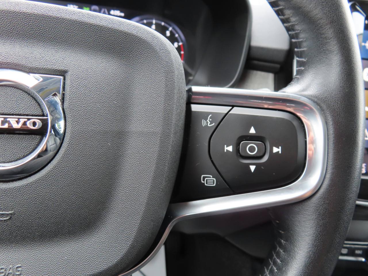 2021 Volvo XC40 T5 AWD INSCRIPTION PKG - LEATHER - SUNROOF ! Photo
