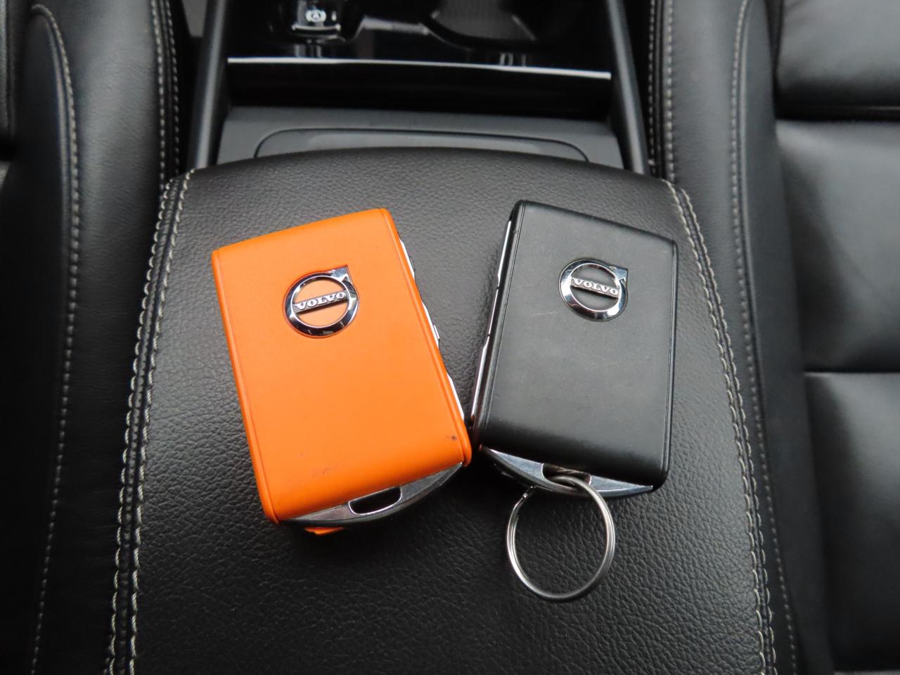 2021 Volvo XC40 T5 AWD INSCRIPTION PKG - LEATHER - SUNROOF ! Photo