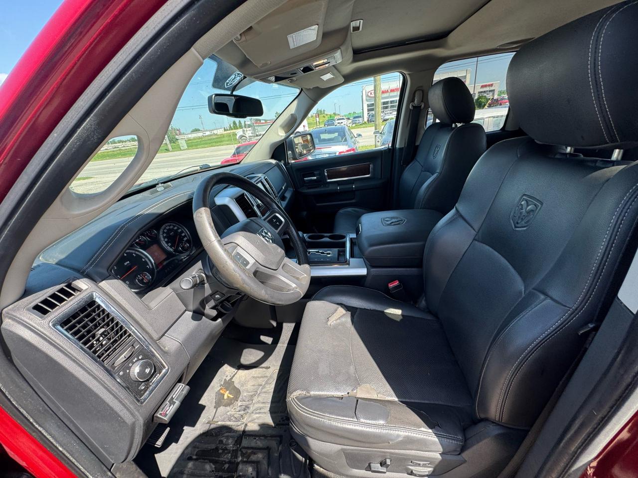 2010 Dodge Ram 1500 ST, 4X4, HEMI, LEATHER, LOADED, AS IS SPECIAL - Photo #12