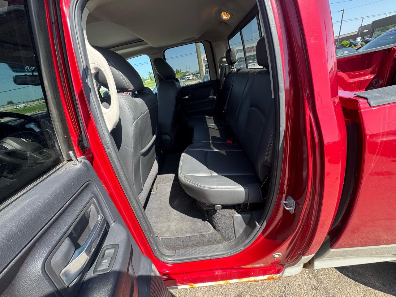 2010 Dodge Ram 1500 ST, 4X4, HEMI, LEATHER, LOADED, AS IS SPECIAL - Photo #14