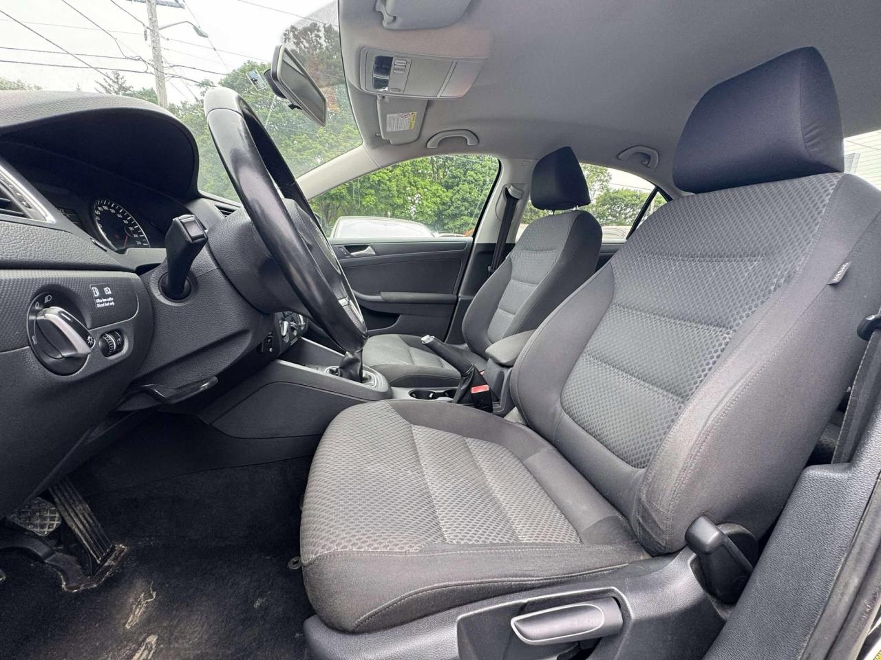 2012 Volkswagen Jetta 4dr 2.0T TDI Man Comfortline - Photo #12