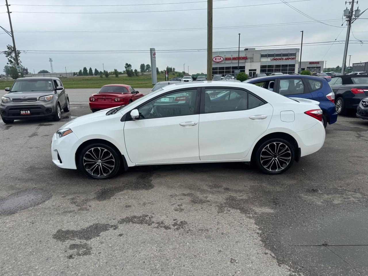 2015 Toyota Corolla S, MANUAL, ONLY 130KMS, LOADED, RELIABLE, CERT - Photo #2