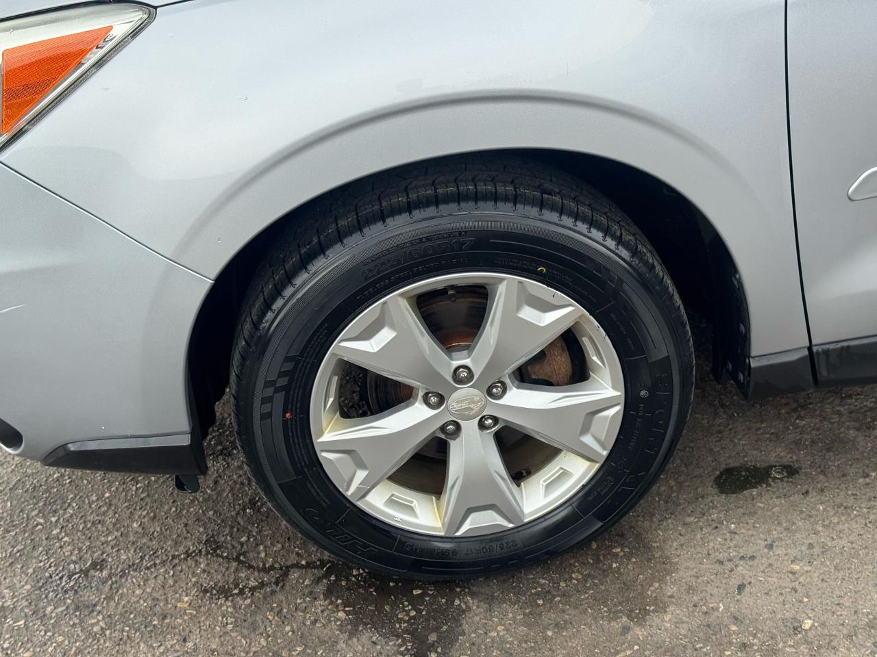 2014 Subaru Forester PREMIUM, MANUAL, PZEV, ONLY 79KMS, CERTIFIED - Photo #9