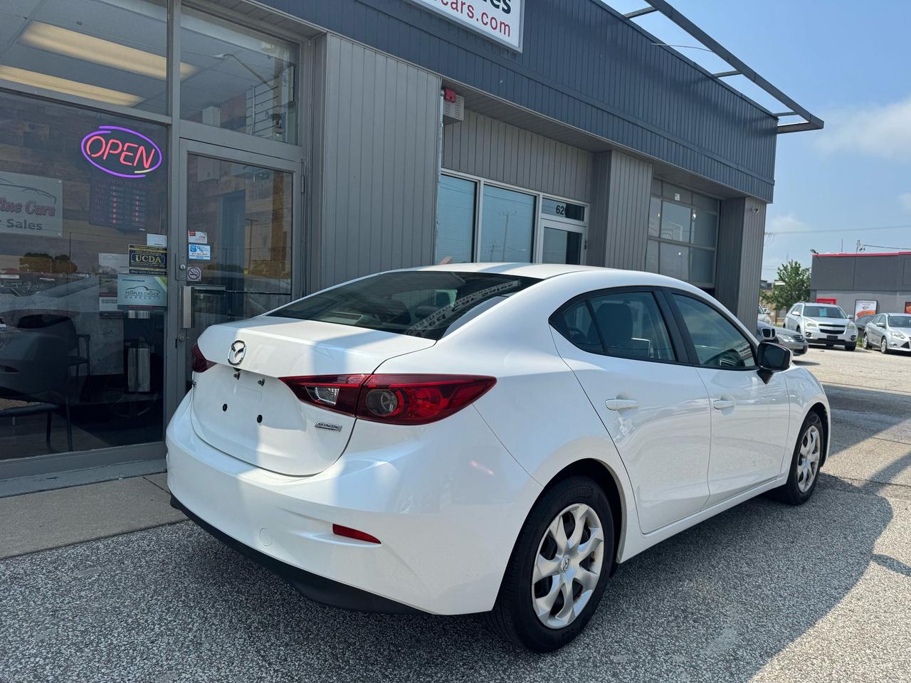 2016 Mazda MAZDA3 GX Photo