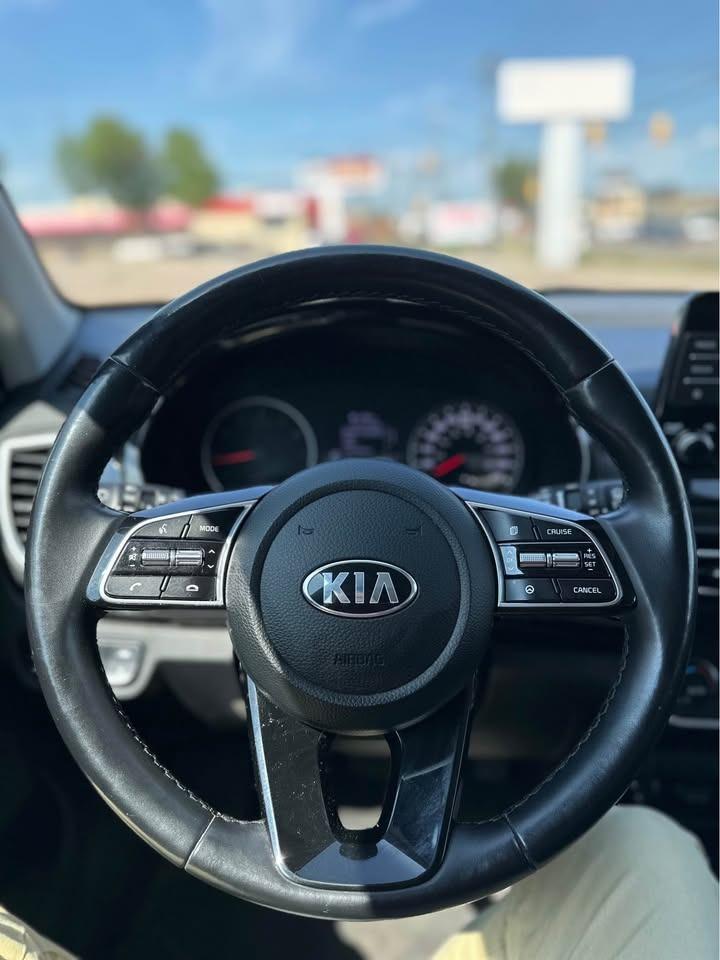 2021 Kia Seltos EX - Photo #9