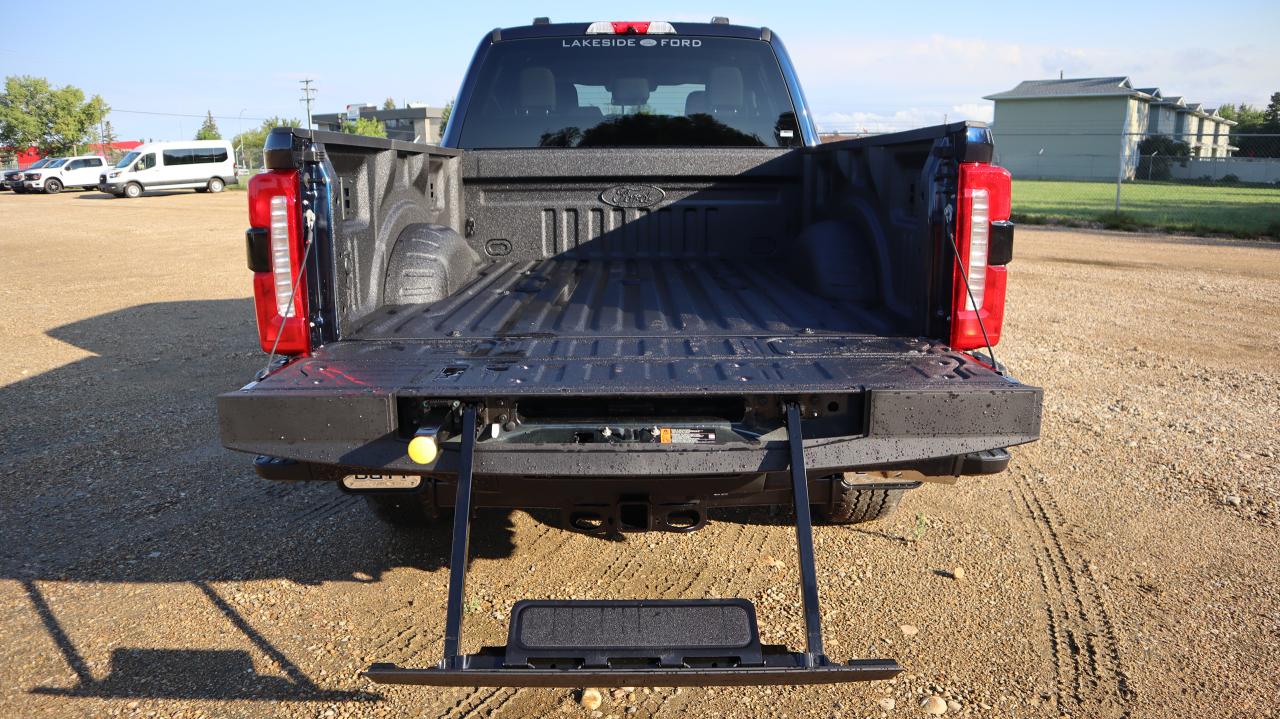 2025 Ford F-350 Super Duty SRW XLT Photo5