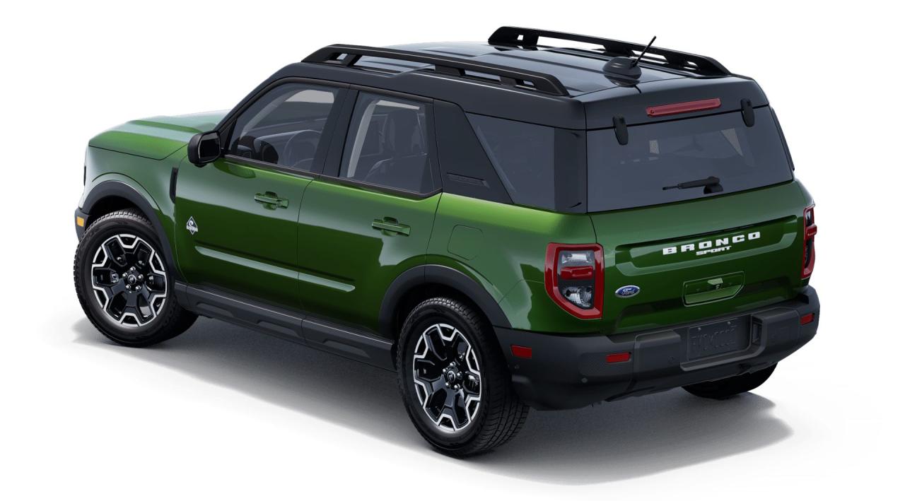 2025 Ford Bronco Sport Outer Banks 4X4 Photo1
