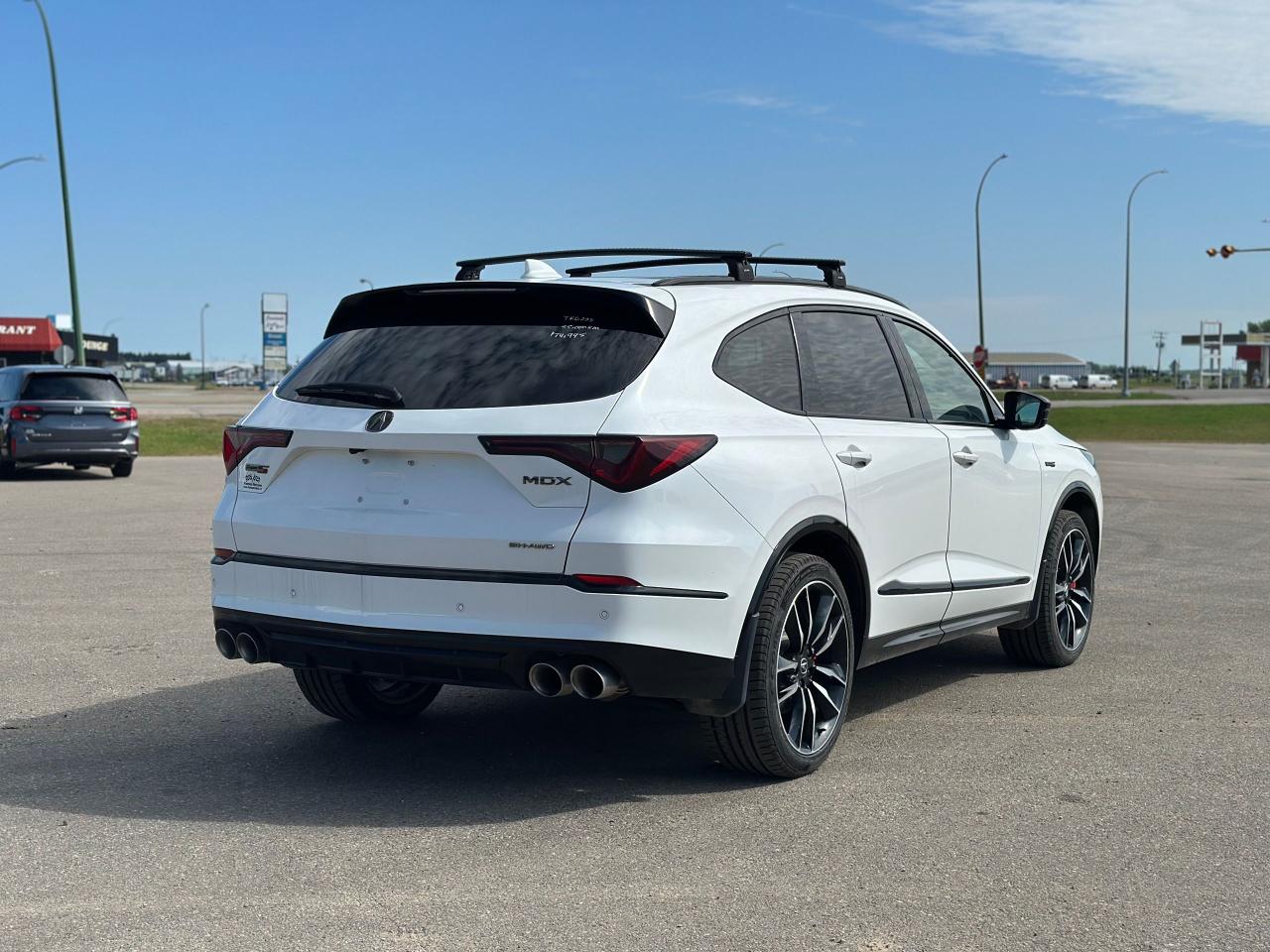 2023 Acura MDX SH-AWD Photo4
