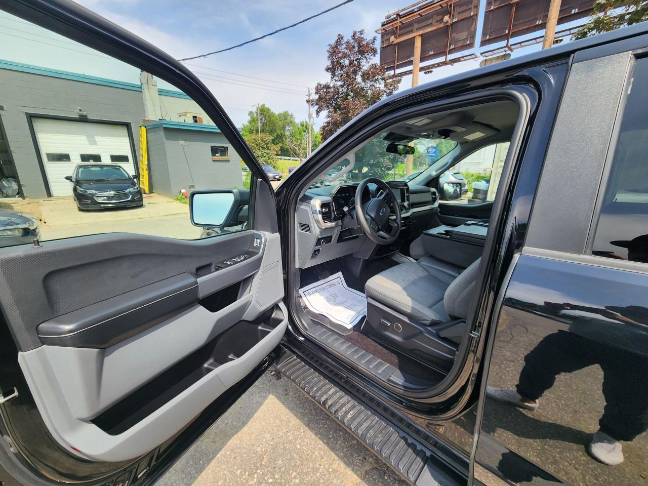 2021 Ford F-150 XLT l Clean Carfax l No Accident l Mint Condition - Photo #14