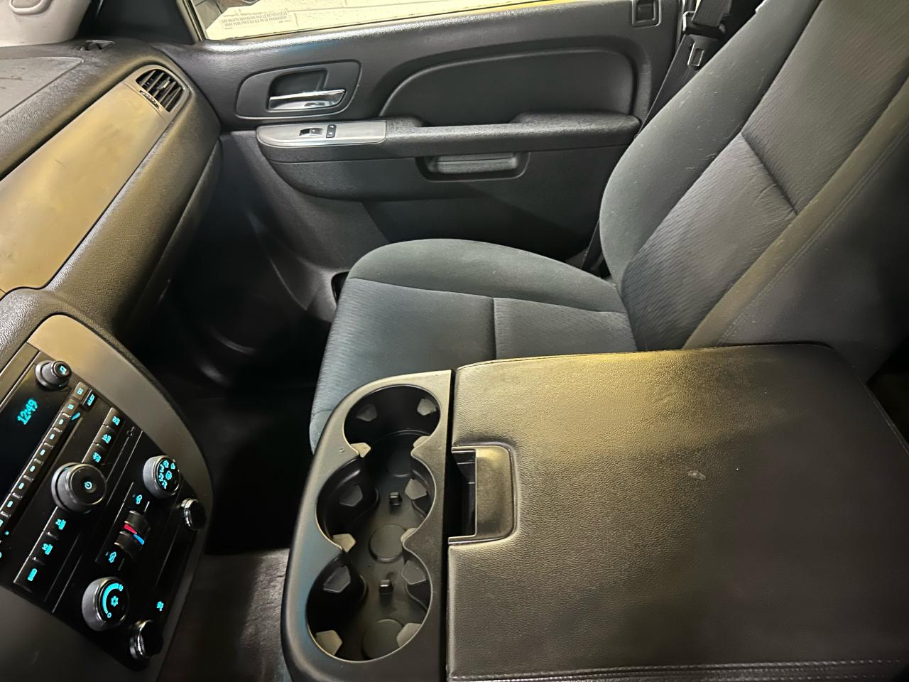 2011 Chevrolet Avalanche LS - Photo #9