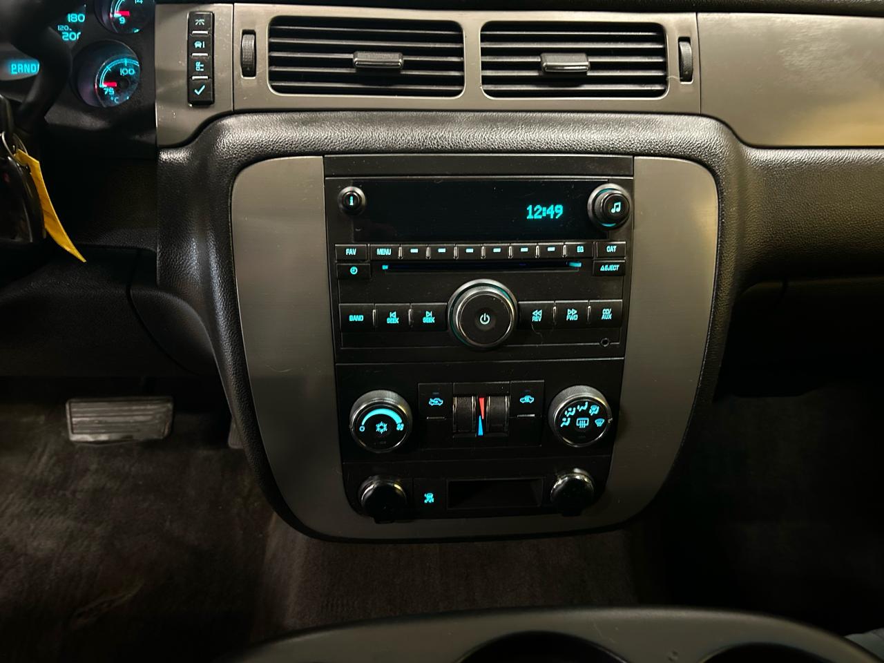 2011 Chevrolet Avalanche LS - Photo #11