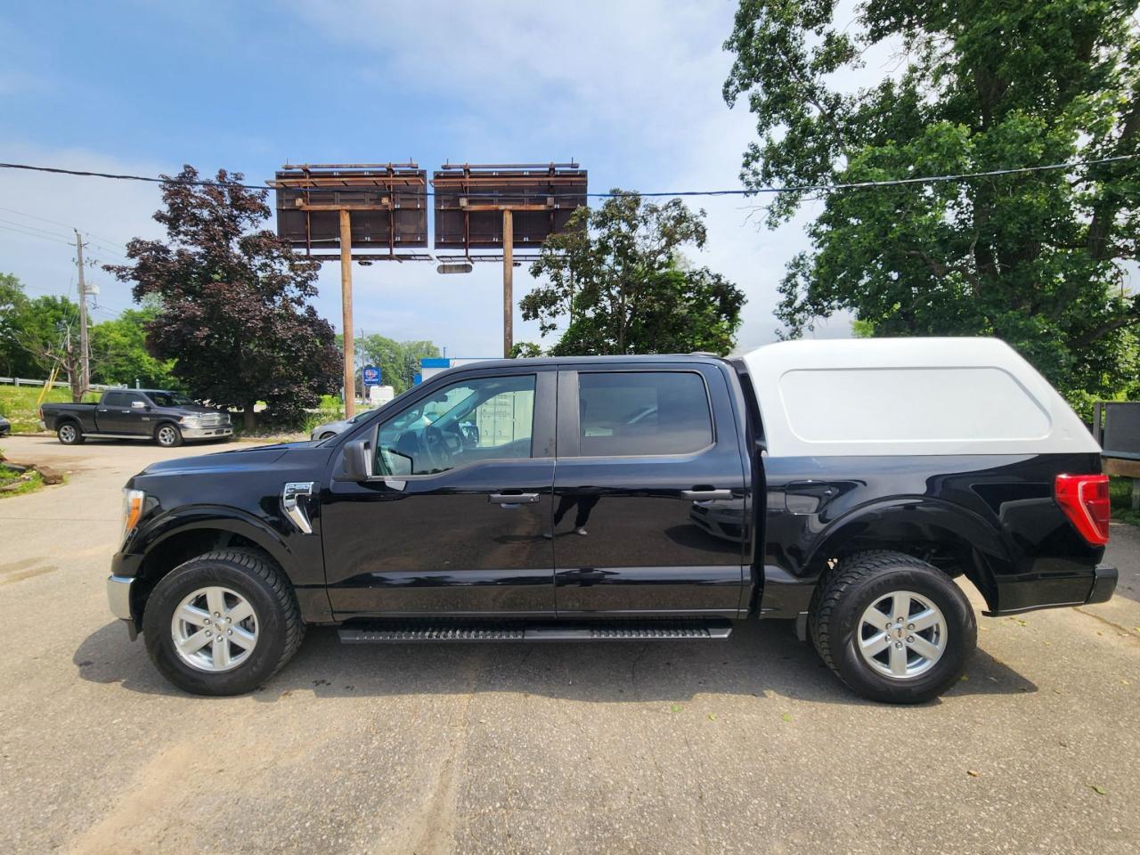 2021 Ford F-150 XLT l Clean Carfax l No Accident l Mint Condition