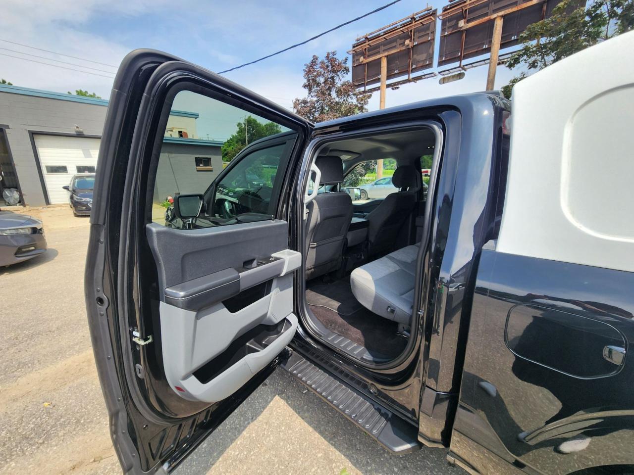 2021 Ford F-150 XLT l Clean Carfax l No Accident l Mint Condition