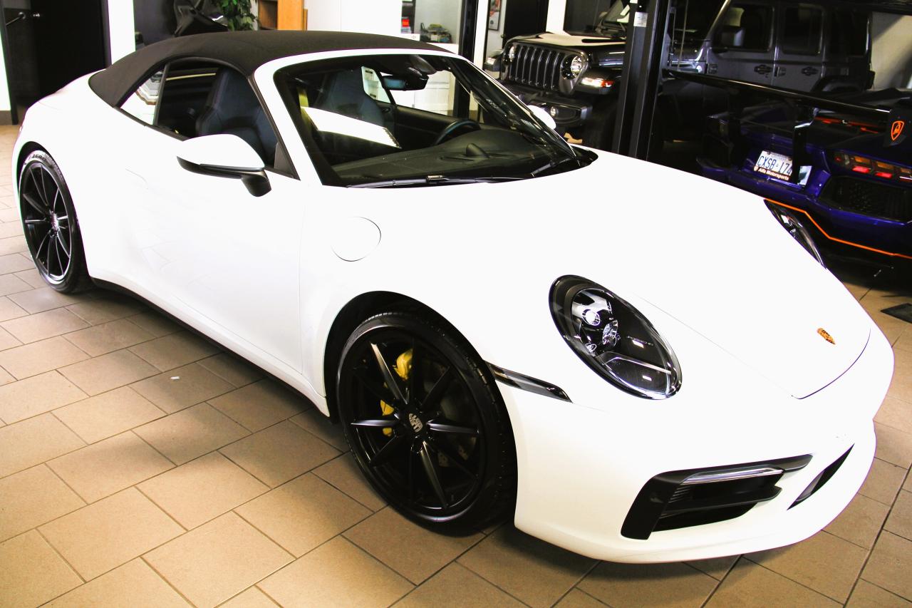 2022 Porsche 911 Carrera 4 Cabriolet Photo2