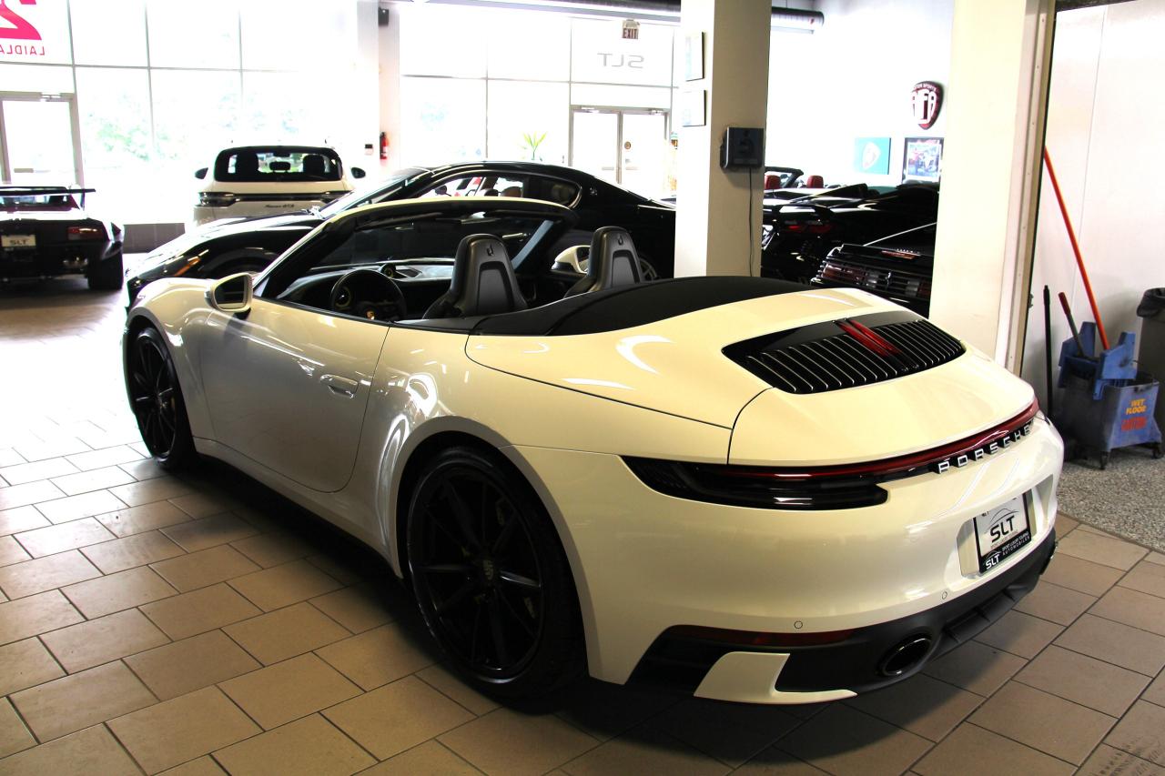 2022 Porsche 911 Carrera 4 Cabriolet - Photo #11