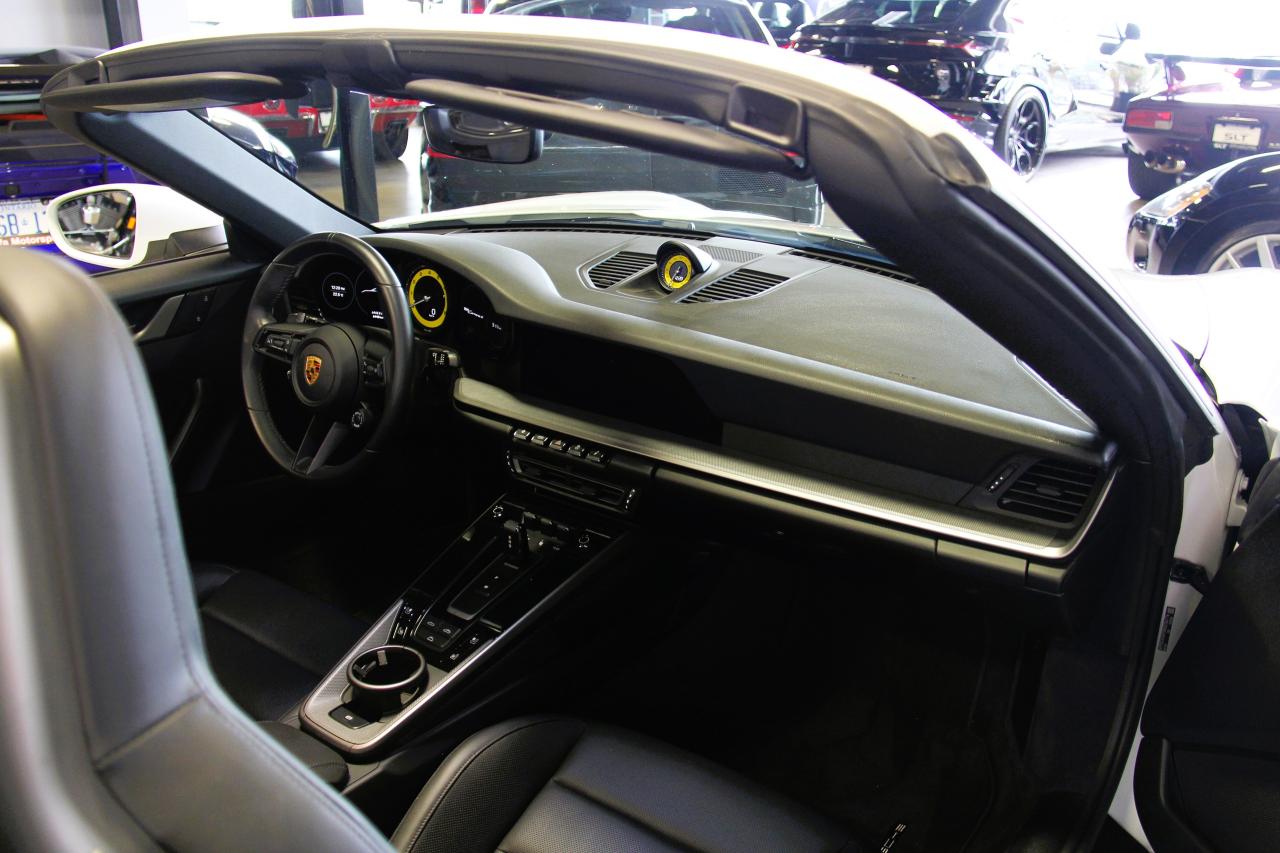 2022 Porsche 911 Carrera 4 Cabriolet - Photo #16