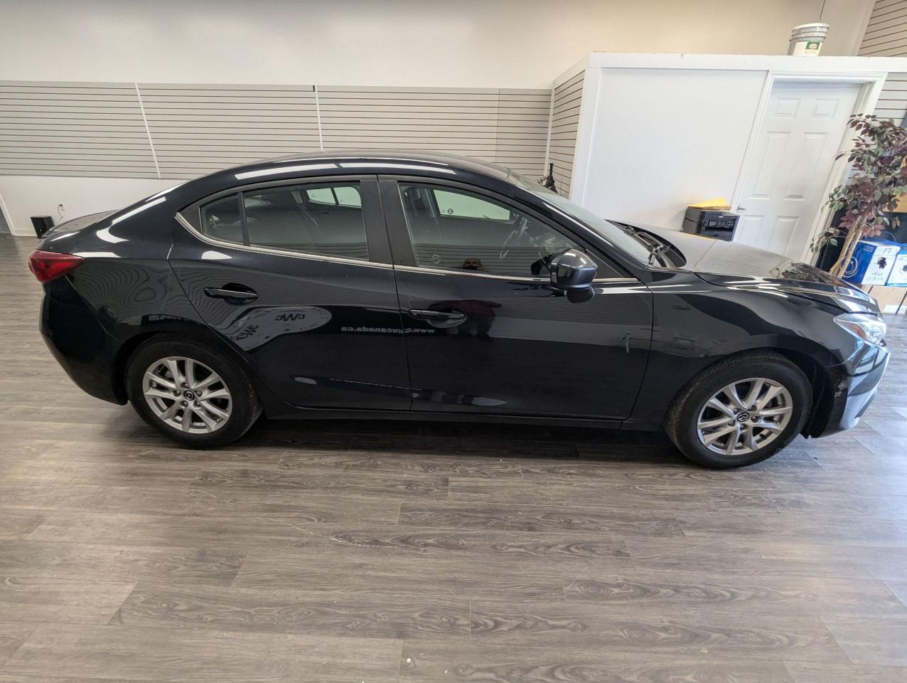 2014 Mazda MAZDA3 GS-SKYl Regularly Servicedl Fuel Efficientl Photo4