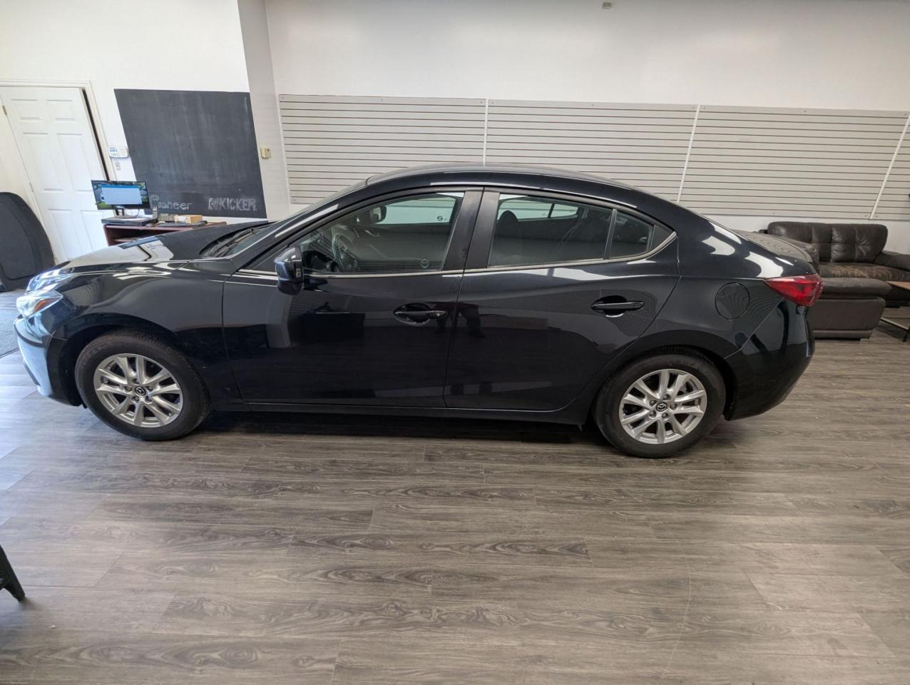 2014 Mazda MAZDA3 GS-SKY