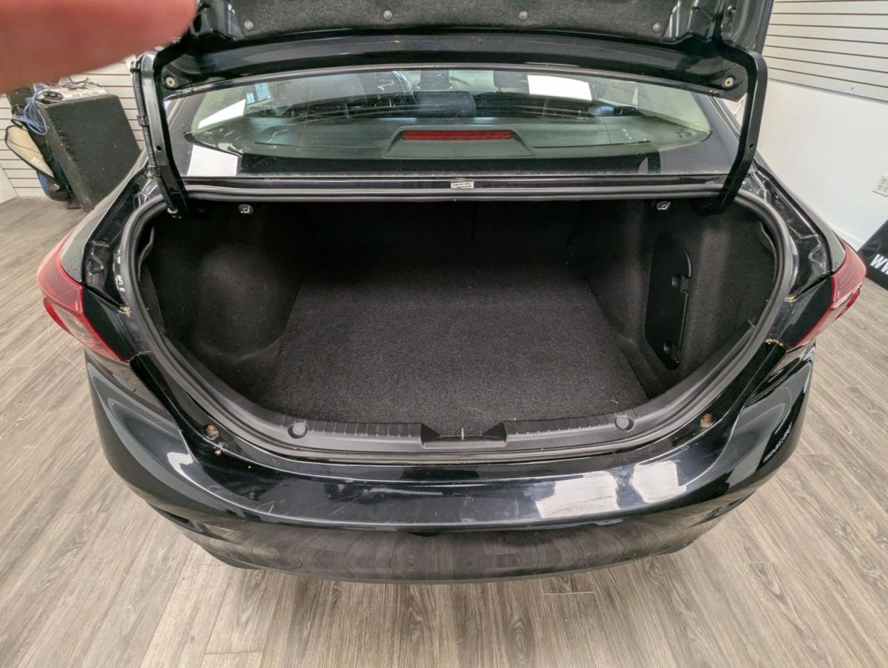 2014 Mazda MAZDA3 GS-SKY