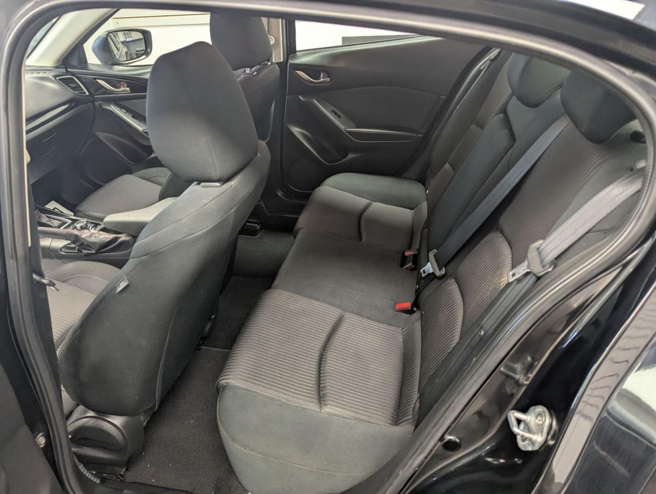 2014 Mazda MAZDA3 GS-SKY