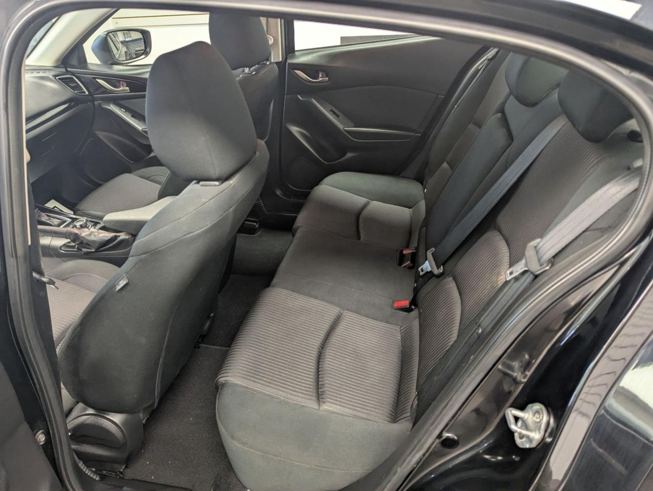 2014 Mazda MAZDA3 GS-SKYl Regularly Servicedl Fuel Efficientl