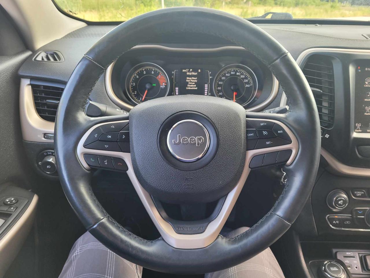 2018 Jeep Cherokee North Photo36