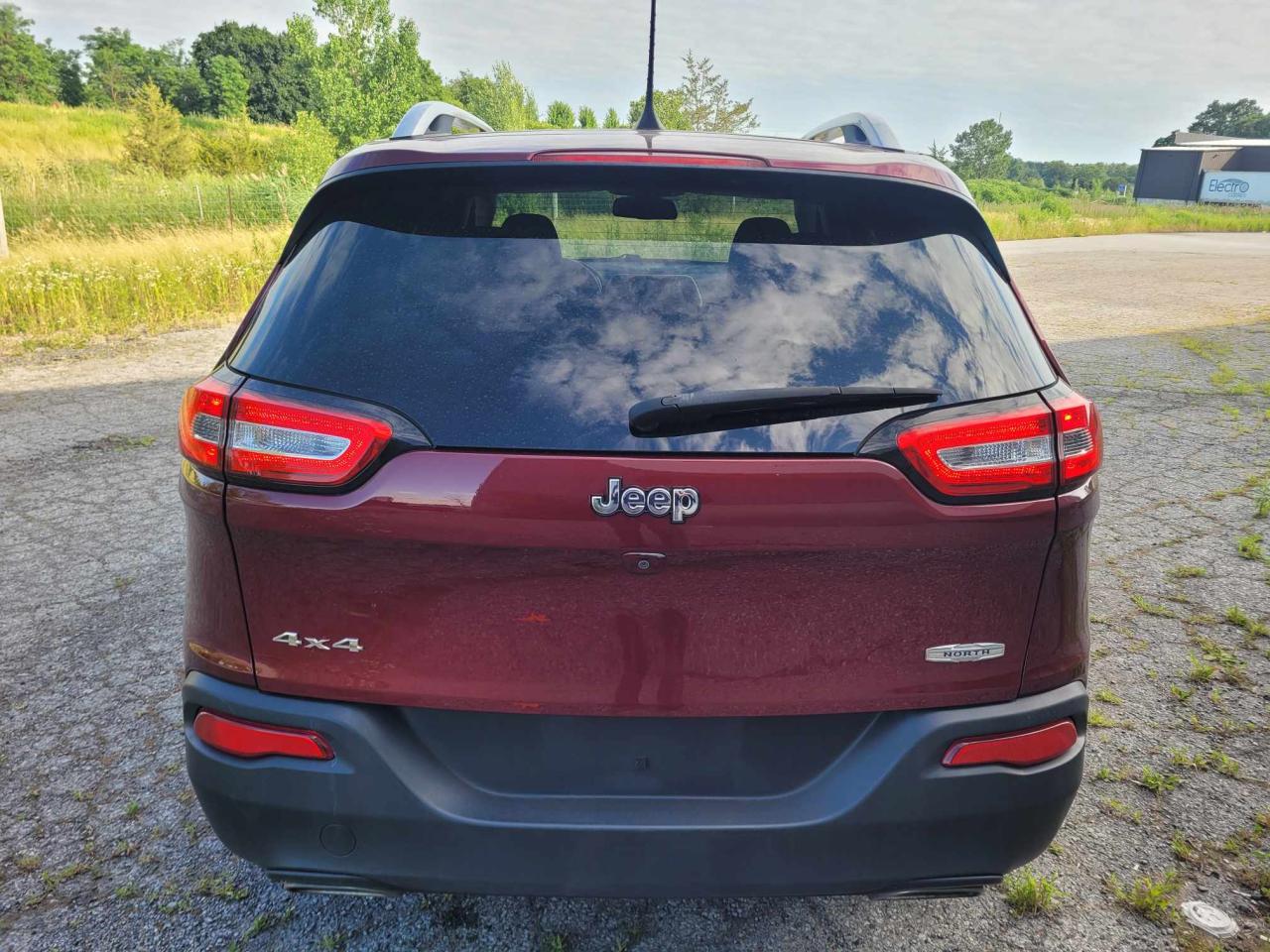 2018 Jeep Cherokee North Photo23