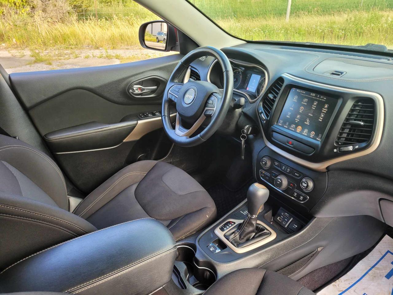 2018 Jeep Cherokee North Photo27