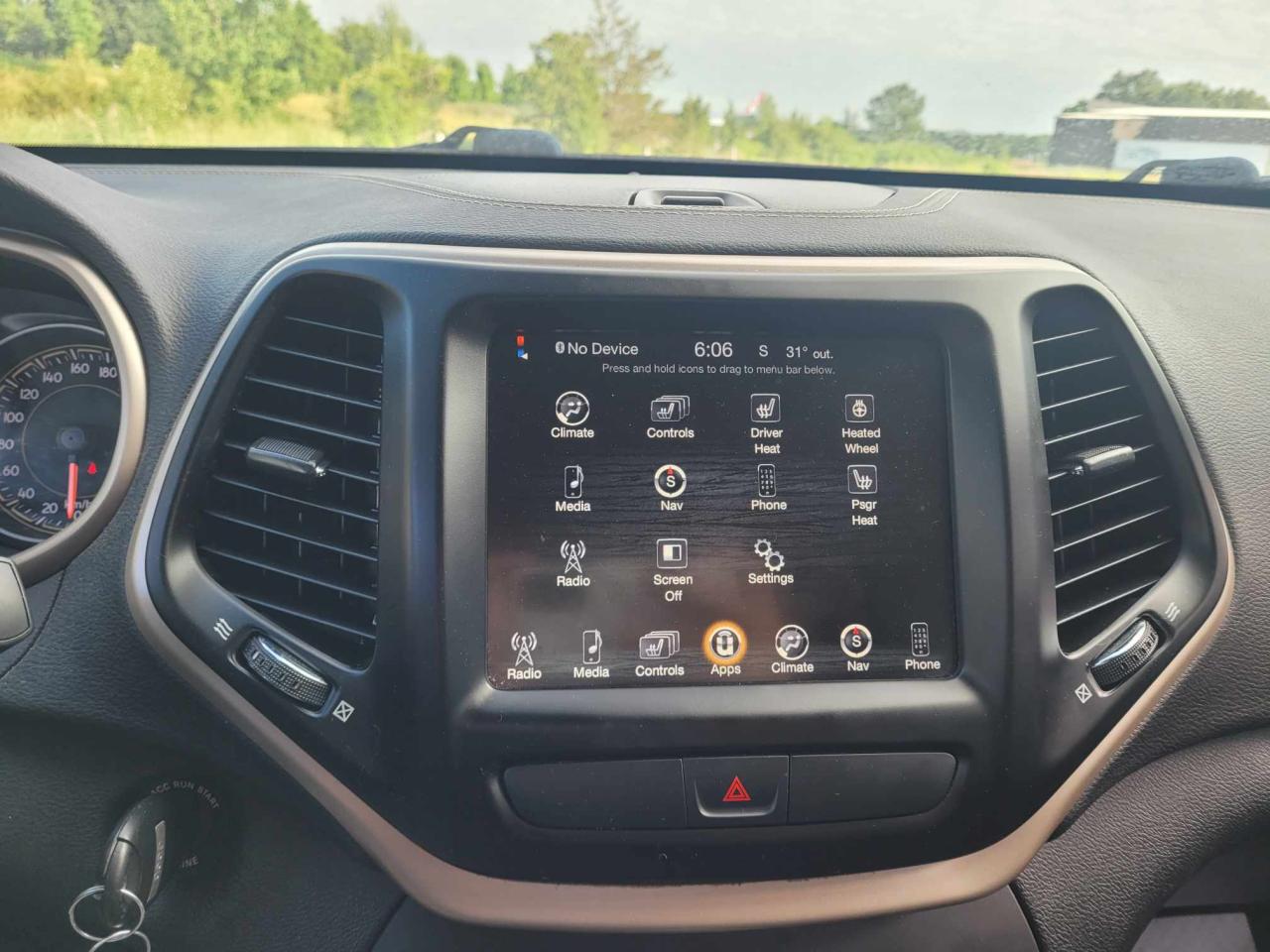 2018 Jeep Cherokee North Photo11