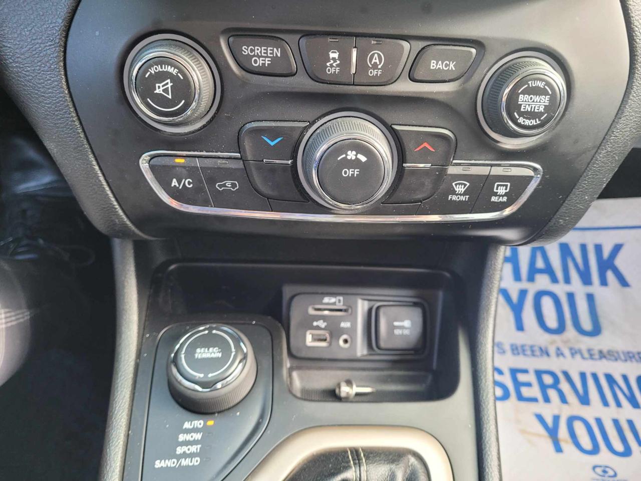 2018 Jeep Cherokee North Photo32