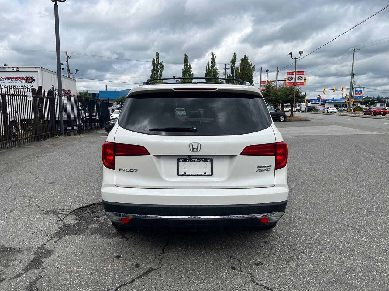 2018 Honda Pilot Touring AWD Photo28